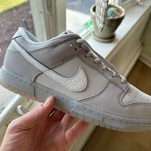 Nike dunk low pure platinum 10.5